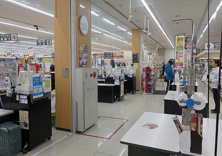 レジ付近